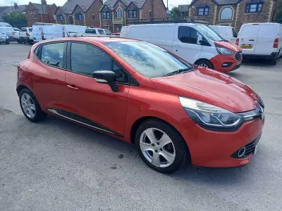 Used Renault Clio Dynamique 75 HP (55 kW) 2016 Red Hatchback