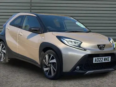 Used Toyota Aygo X 72 HP (52 kW) 2022 Beige SUV