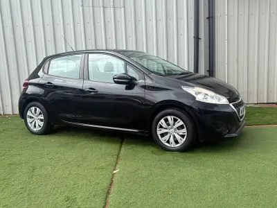Used Peugeot 208 Access 82 HP (60 kW) 2014 Black Hatchback