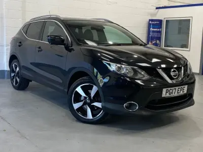 Używany Nissan Qashqai N-Vision 115 KM (84 kW) 2017 Czarny SUV