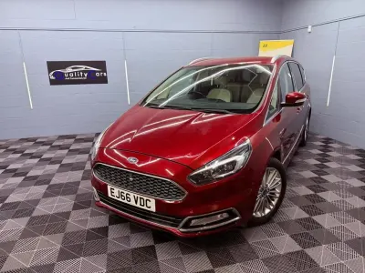 Used Ford S-MAX Vignale 240 HP (176 kW) 2016 Red MPV