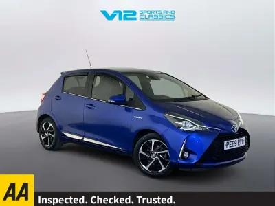 Used Toyota Yaris Hybrid 100 HP (73 kW) 2019 Blue Hatchback
