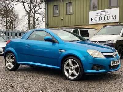 Second-hand Vauxhall Tigra Sport 90 CP (66 kW) 2006 Albastru Cabrio
