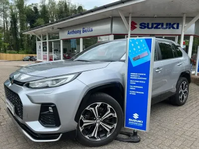 Usado Suzuki Across 2023 Plateado SUV