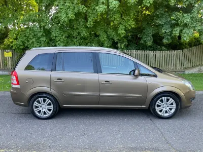 Used Vauxhall Zafira Design Edition 115 HP (84 kW) 2012 Bronze MPV