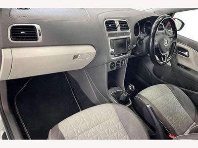 Usado VW Polo Beats 60 HP (44 kW) 2017 Branco Citadino