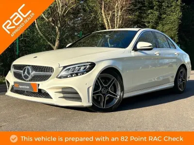 Używany Mercedes C220 AMG line 194 KM (142 kW) 2018 Biały Sedan/Limuzyna