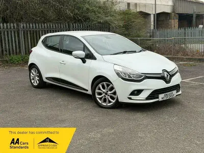 Begagnad Renault Clio IV Dynamique 90 HK (66 kW) 2018 Vit Halvkombi