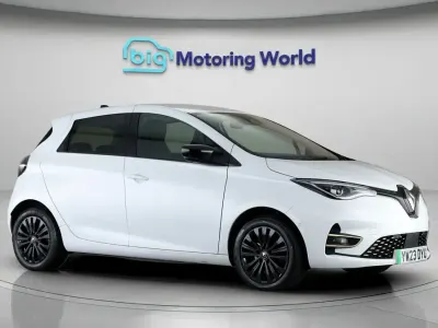 Used Renault Zoe Techno 100 kW (136 HP) 2023 White Hatchback