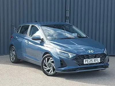 Used Hyundai i20 Advanced 100 HP (73 kW) 2025 Blue Hatchback