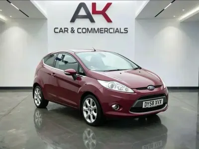 Used Ford Fiesta Titanium 94 HP (69 kW) 2008 Red Hatchback