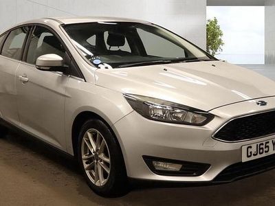 Używany Ford Focus Zetec 120 KM (88 kW) 2015 Srebrny Hatchback