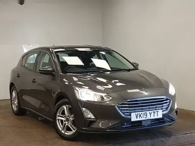 Usado Ford Focus Zetec 125 HP (91 kW) 2019 Cinzento Citadino