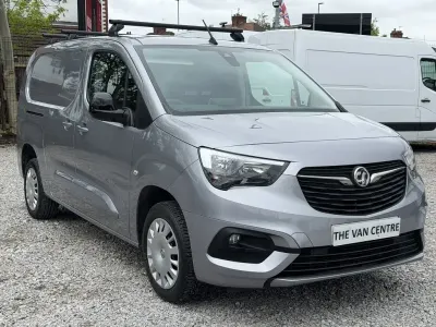 Usado Vauxhall Combo 100 CV (73 kW) 2024 Gris Monovolumen