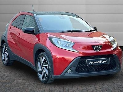 Used Toyota Aygo X 72 HP (52 kW) 2022 Chilli red with black SUV
