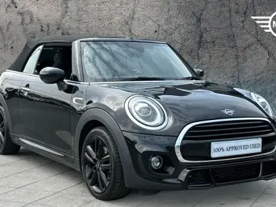 Usado Mini Cooper Sport 134 HP (98 kW) 2020 Preto Citadino