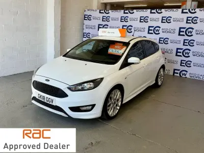 Used Ford Focus ST-Line 125 HP (91 kW) 2018 White Hatchback