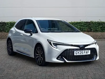Used Toyota Corolla Sport 140 HP (102 kW) 2025 White Hatchback