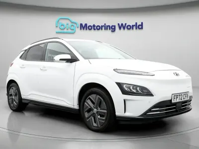 Used Hyundai Kona Premium 100 kW (136 HP) 2022 White SUV