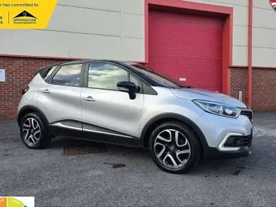 Used Renault Captur Iconic 90 HP (66 kW) 2018 Silver SUV