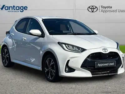 Used Toyota Yaris Design 113 HP (83 kW) 2024 White Hatchback