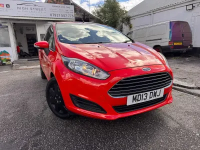 Używany Ford Fiesta Style 82 KM (60 kW) 2013 Czerwony Hatchback