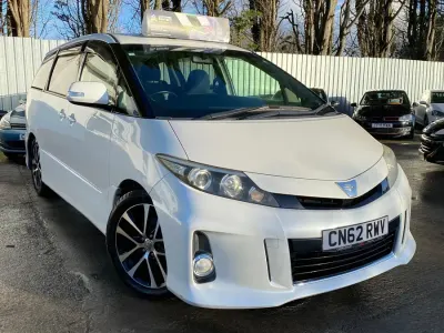 Begagnad Toyota Estima 2026 Vit Minibuss