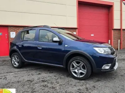 Begagnad Dacia Sandero Lauréate 90 HK (66 kW) 2017 Blå Halvkombi