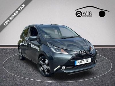 Begagnad Toyota Aygo X-clusiv 68 HK (50 kW) 2017 Grå Halvkombi