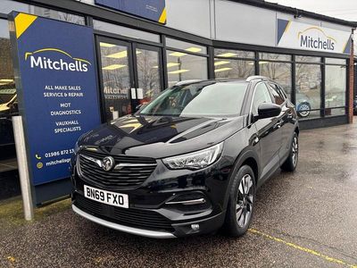 Used Vauxhall Grandland X SRi 130 HP (95 kW) 2020 Black SUV