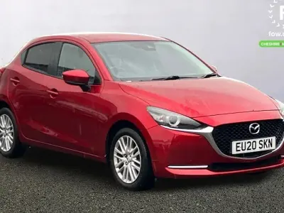 Używany Mazda 2 Inclusive 90 KM (66 kW) 2020 Czerwony Hatchback