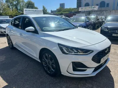 Used Ford Focus ST-Line 2022 White Hatchback