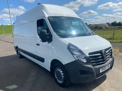 Used Vauxhall Movano Edition 135 HP (99 kW) 2021 White