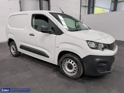 Used Peugeot Partner Premium 100 HP (73 kW) 2023 White MPV