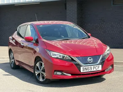 Used Nissan Leaf Tekna 110 kW (150 HP) 2019 Red Hatchback
