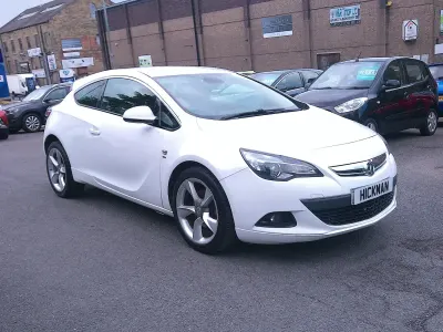 Used Vauxhall Astra GTC SRi 2015 White Hatchback
