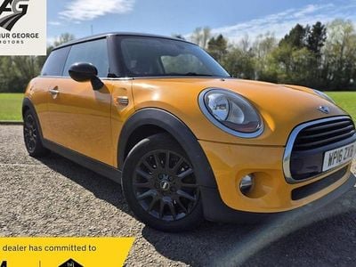 Begagnad Mini Cooper Hatch 136 HK (100 kW) 2017 Halvkombi