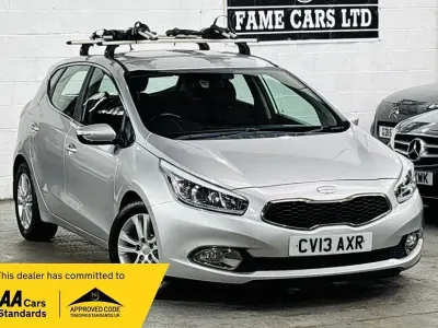 Used Kia Ceed 128 HP (94 kW) 2013 Silver Hatchback