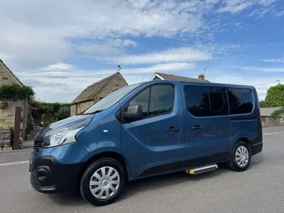 Used Renault Trafic Business 2019 Blue MPV