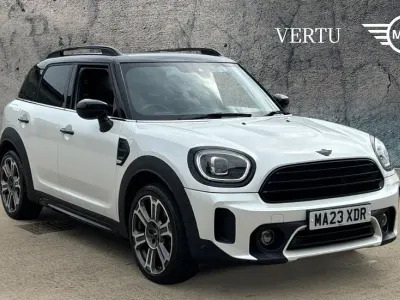 Begagnad Mini Cooper Countryman Exclusive 134 HK (98 kW) 2023 Vit SUV