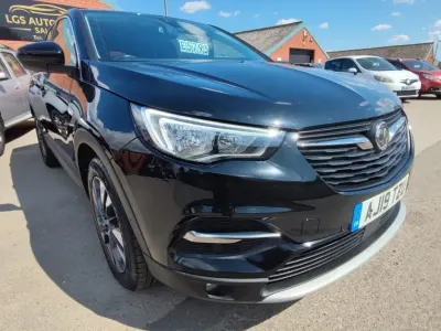 Used Vauxhall Grandland X Sport 130 HP (95 kW) 2019 Black SUV