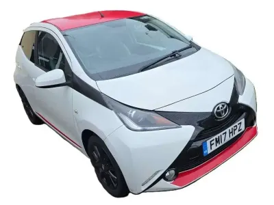 Used Toyota Aygo x-press 68 HP (50 kW) 2017 White Hatchback