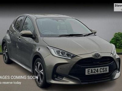 Begagnad Toyota Yaris Hybrid Design 116 HK (85 kW) 2026 Halvkombi