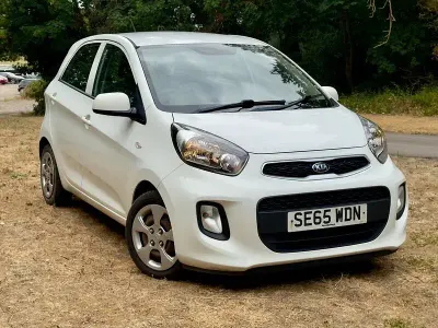 Used Kia Picanto 65 HP (47 kW) 2016 White Hatchback