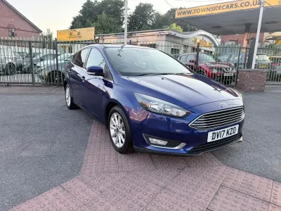 Used Ford Focus Titanium 125 HP (91 kW) 2017 Blue Hatchback