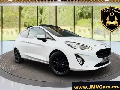 Begagnad Ford Fiesta Titanium 100 HK (73 kW) 2018 Vit Halvkombi