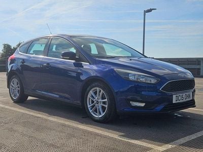 Used Ford Focus Zetec 125 HP (91 kW) 2015 Blue Hatchback