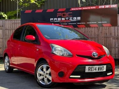 Begagnad Toyota Aygo Style 2014 Röd Halvkombi