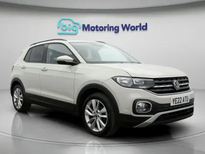 Usado VW T-Cross Active 95 CV (69 kW) 2021 Gris SUV