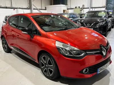 Used Renault Clio IV Dynamique 90 HP (66 kW) 2013 Red Hatchback